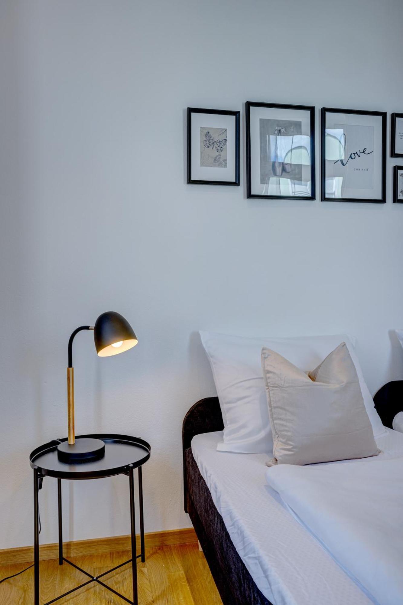 Kaza Guesthouse, Centrally Located 2 & 3 Bedroom Apartments In Augsburg Ngoại thất bức ảnh