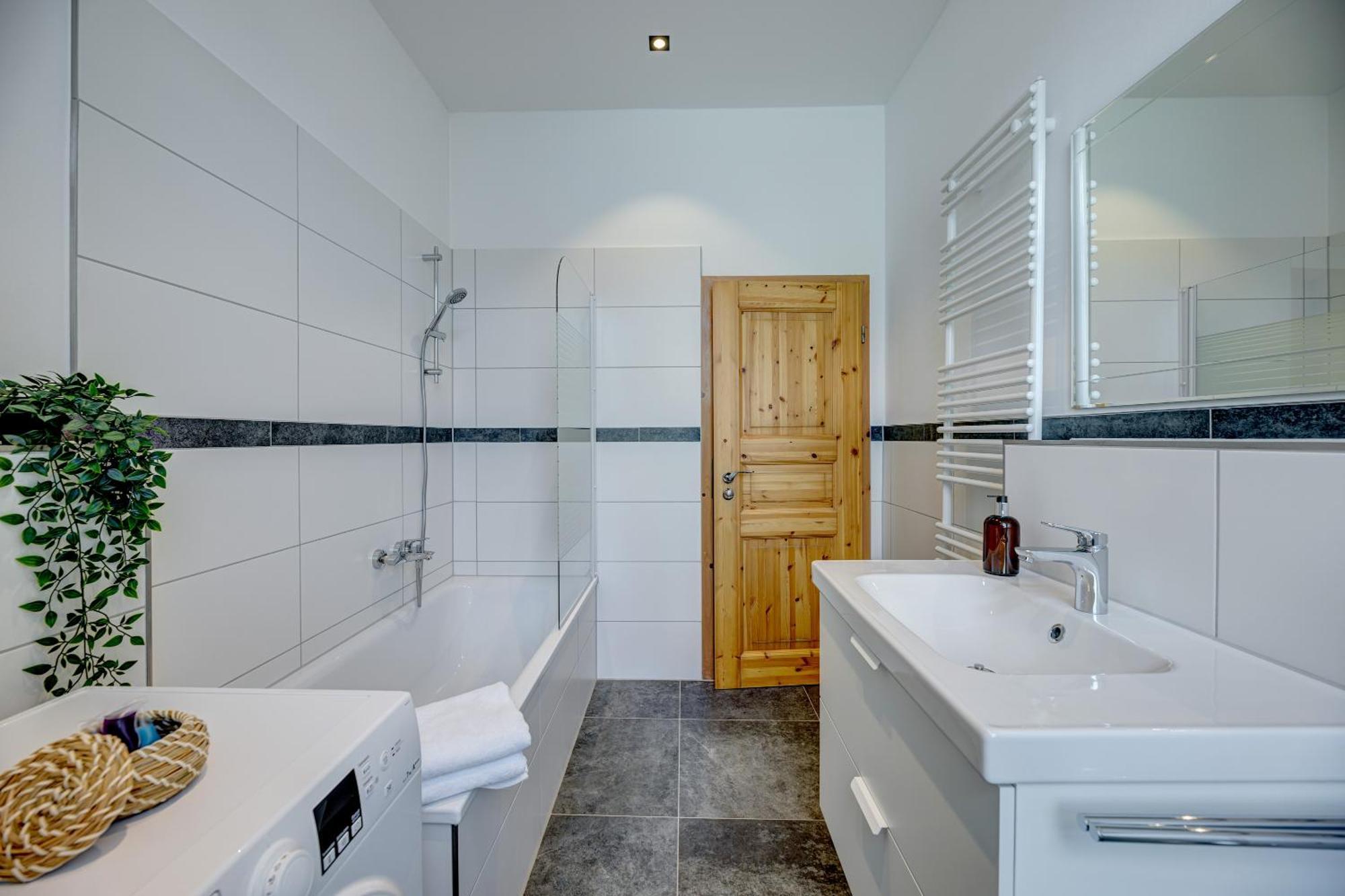 Kaza Guesthouse, Centrally Located 2 & 3 Bedroom Apartments In Augsburg Ngoại thất bức ảnh